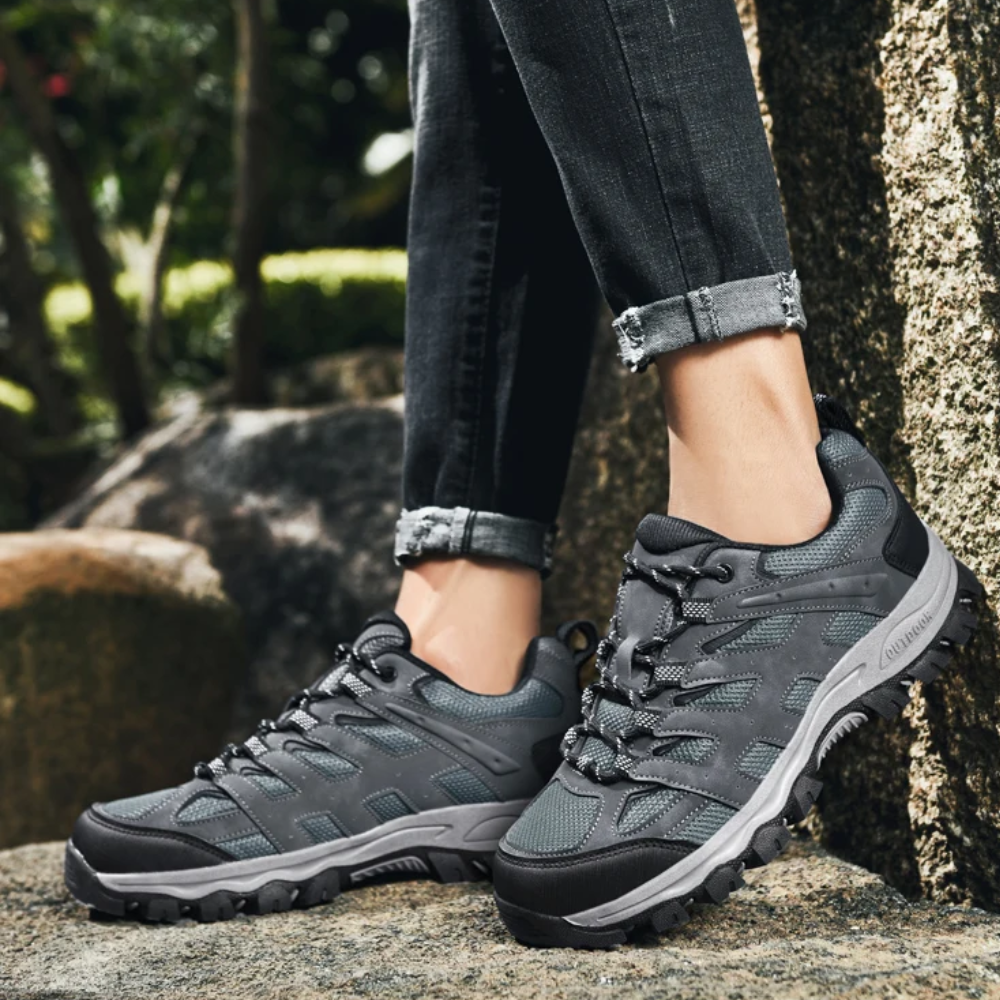 Men's Hiking Shoes Water-Repellent Leather & Breathable Mesh Non-Slip Sole