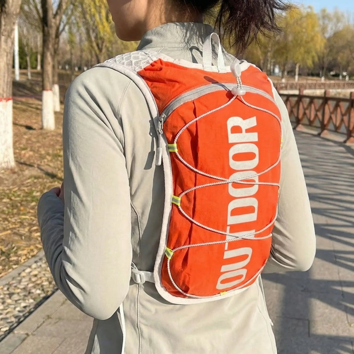 Hydration Vest Slim Lightweight Reservoir Compartment & Adjustable Straps