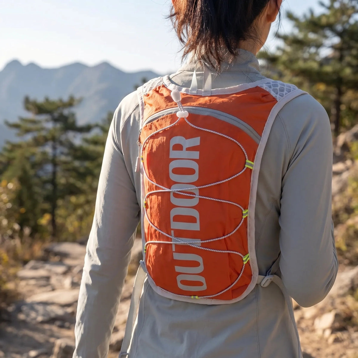 Hydration Vest Slim Lightweight Reservoir Compartment & Adjustable Straps
