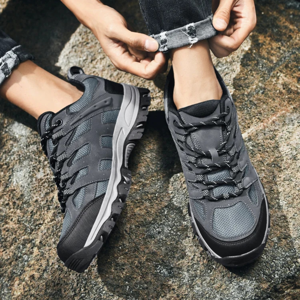 Men's Hiking Shoes Water-Repellent Leather & Breathable Mesh Non-Slip Sole