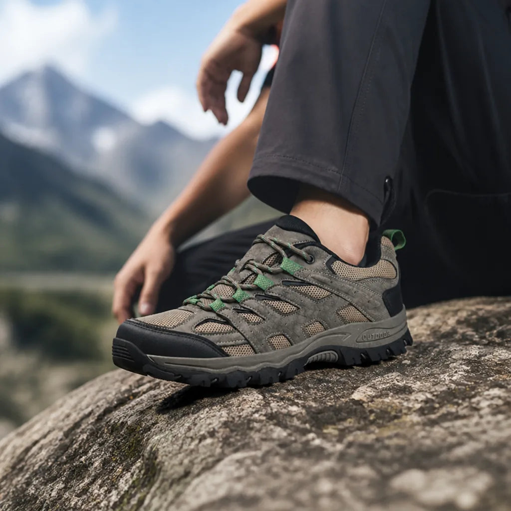 Men's Leather and Breathable Mesh Hiking Shoes