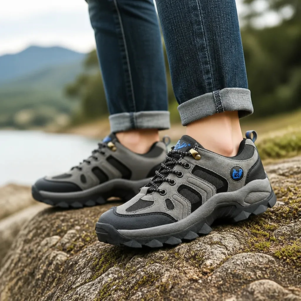Mountaineering Shoes Water-Repellent Upper Reinforced Grip Sole